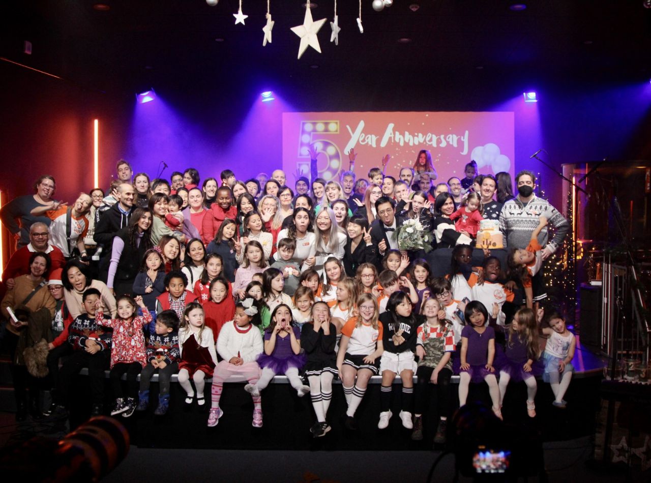 5th anniversary group photo