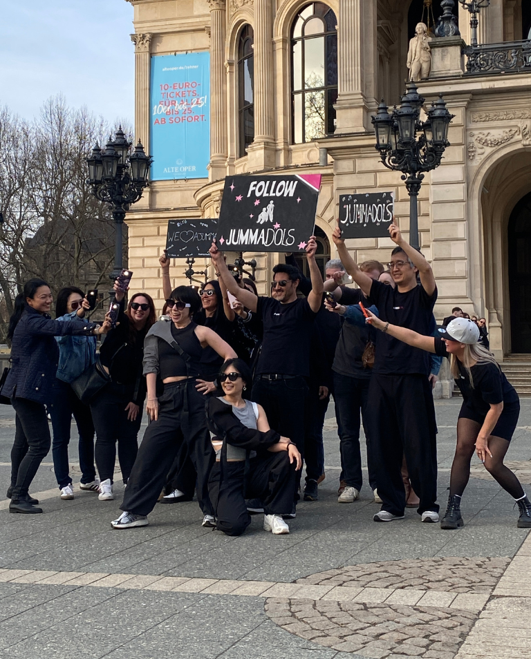 Jummadols performing in front of Alte Oper